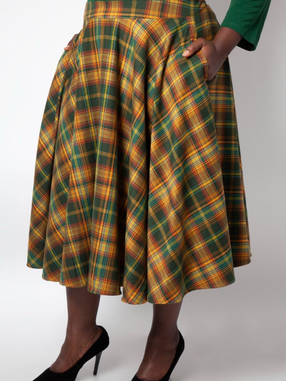 Voodoo Vixen Bridget Plaid Full Circle Skirt in Green Tartan